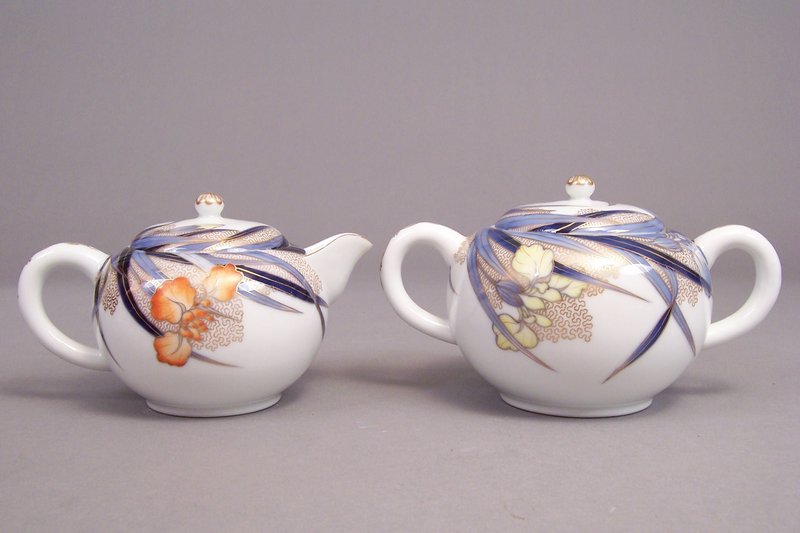 Fukagawa Iris pattern creamer and large sugar